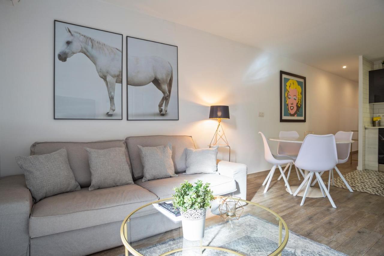 Apartamento The White Flats Les Corts Barcelona Exterior foto