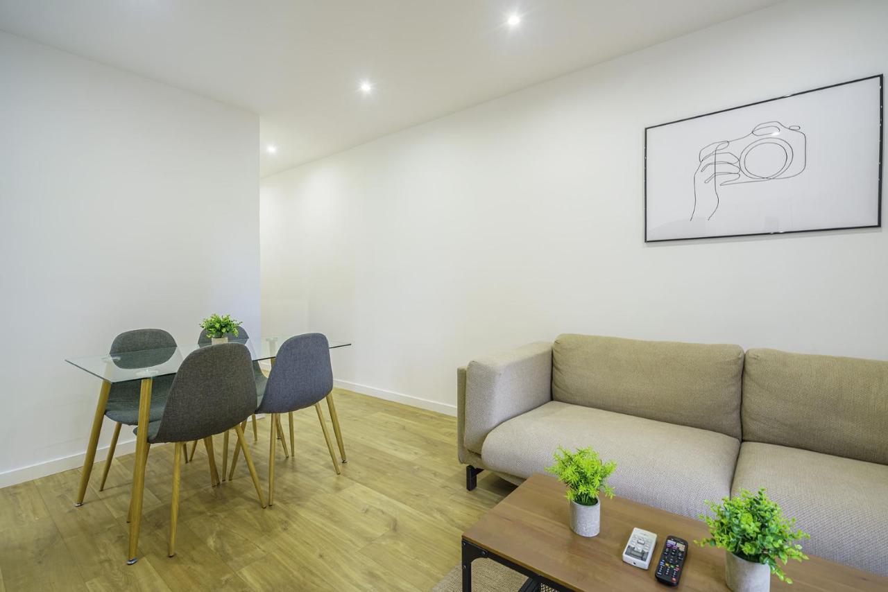 Apartamento The White Flats Les Corts Barcelona Exterior foto